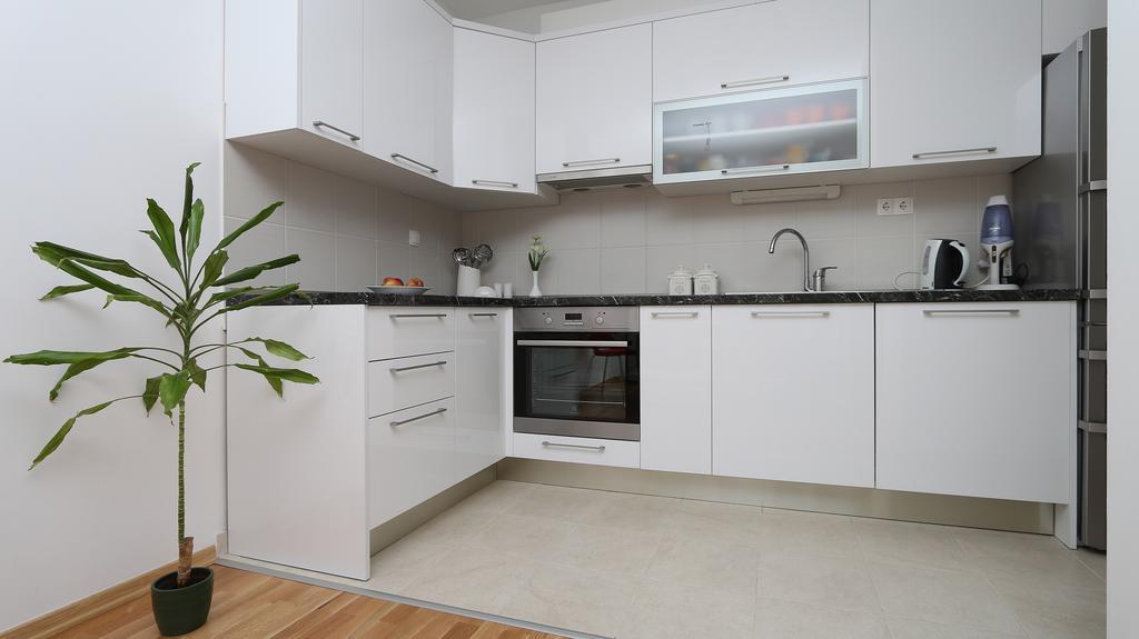 מאקרסקה Antonijas Sunny Apartment מראה חיצוני תמונה